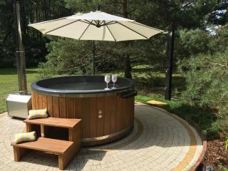 Deluxe Holiday Zdrojowa -Willa typu Alpejskiego w Borach Tucholskich-Całoroczna Balia z jacuzzi-Prywatny las i strumyk -Duża Wiata grillowa - Osówek - 6