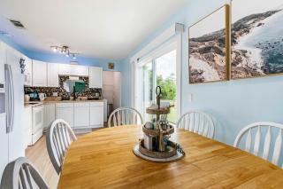 Charming 3BR Home with Free Parking & Game Room - Panama City - 3