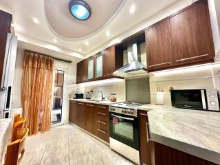 Oasis Urban 3-Bedroom Apartment with private patio - 5