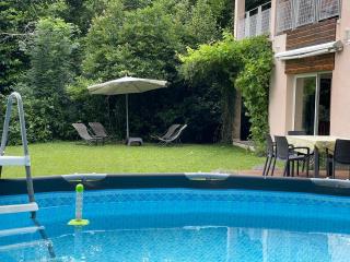Indoor-Outdoor Villa with Panoramic Mountain Views Near Pyrenees Hikes & Atlantic Beaches - Espoey - 9