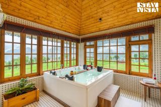 StayVista at The Oakridge with Jacuzzi & Balcony - Chamba - 8