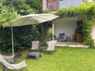 Indoor-Outdoor Villa with Panoramic Mountain Views Near Pyrenees Hikes & Atlantic Beaches - Espoey - 2