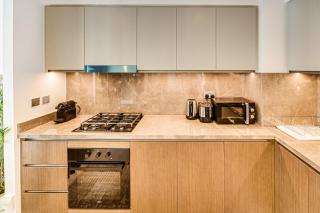 Stunning 2 Bedroom in Emaar Beachfront - Dubai - 4