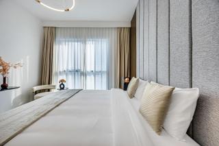 Stunning 2 Bedroom in Emaar Beachfront - Dubai - 1