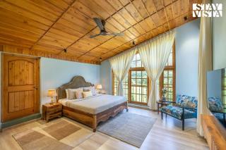StayVista at The Oakridge 4BR in Chamba with Jacuzzi, nearby activities at Khajjiar Mini Switzerland of India - 8