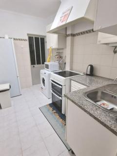 Private Double Room in T4 Apartment - 1