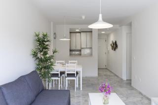 Charming 2-Bedroom Apartment with Terraces & Pool in Torrequebrada - Benalmádena - 5