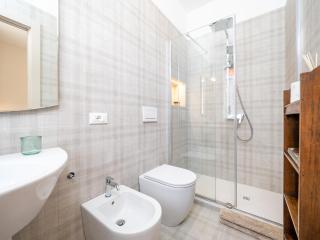 Stylish Flat with Balcony - 15 Min to Duomo - Milan - 7