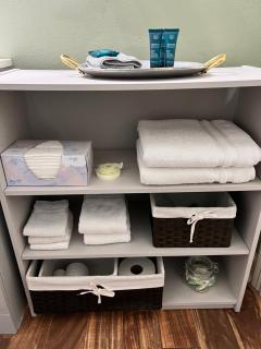 Completely Detached Private Mother-in-law Suite - Baker - 1
