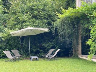 Indoor-Outdoor Villa with Panoramic Mountain Views Near Pyrenees Hikes & Atlantic Beaches - Espoey - 3