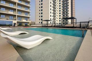 Waves - Stylish 1BR Close to IMG World & Global Village - Dubai - 6