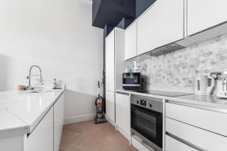 5 Min Walk to Hammersmith Station - Cosy 2 Bedroom 2 Bathroom Apartment - London - 6