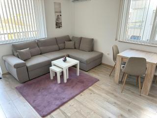 Restful Apartment for 4 Guests in Burgas - Boergas - 9