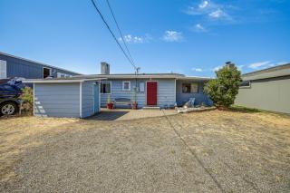 Oceanfront Cottage with Patio and Views in Birch Bay! - 9