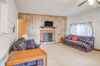 Waterfront Blackwell Cottage with Patio and Fire Pit! - - 6