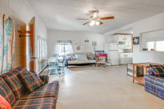 Waterfront Blackwell Cottage with Patio and Fire Pit! - - 5