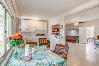 Waterfront Blackwell Cottage with Patio and Fire Pit! - - 1