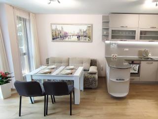 2 Coastal Retreat Apartments - 9