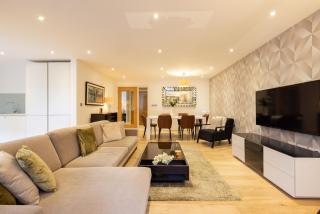 Modern, Spacious Home with Patio - Londra - 9