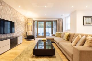 Modern, Spacious Home with Patio - Londra - 2