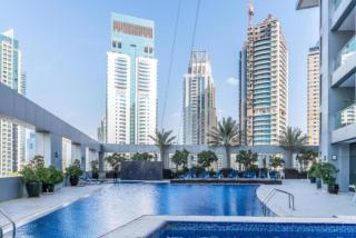 Modern 1BR with Balcony, Pool and Gym, Dubai Marina - Dubai - 3