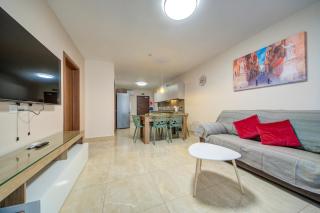 Cosy 3BR home with Private Terrace in Sliema by 360 Estates - Sliema - 3