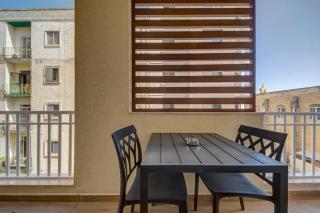 Cosy 3BR home with Private Terrace in Sliema by 360 Estates - Sliema - 9