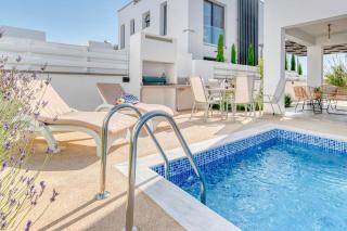 Luxurious Villa Alasia in Paralimni - Paralimni - 3
