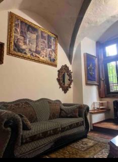 Burg Hermannstein - Queens Room - 6