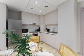Maison Privee - Charming Retreat with Panoramic Views on Yas Island - Abu Dhabi - 4