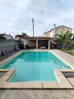 Location chambre spacieuse avec balcon et piscine - 4