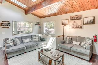 1 Mi to Lake Crestline Cabin with Deck and Gas Grill! - Crestline - 7