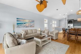 Beach Bay Getaway! Bayfront 4BR 4BA House Sleeps 12 Private pool Boat dock - Panama City Beach - 3
