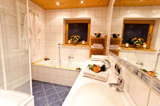 "Ferienwohnung Anna" - Annehmlichkeiten von 4-Sterne Familien-und Wellnesshotel Viktoria können mitgenutzt werden - Oberstdorf - 2