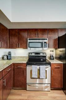 UBP - Luxury 1 Bed Apt Montrose Resort Living - Houston - 9