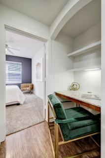 UBP - Chic High Design 1 Bed Montrose - 5
