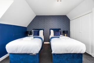 Contractors Sleeps 12 - Kent - 4