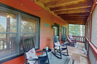 Rustic Ridge Cabin - Young Harris - 9
