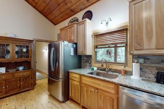 Rustic Ridge Cabin - Young Harris - 3