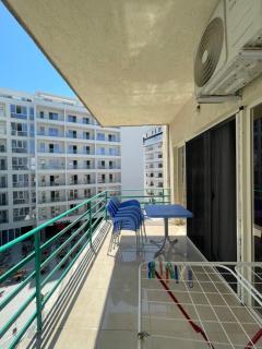 Red apartment - Golem - 1