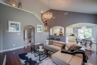 Beautiful 4-bedroom House with Nice Backyard - Houston - 3