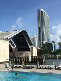 BeachWalk Condo with Beach Club 2bed 2bath - Hallandale Beach - 0