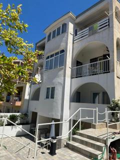 Apartments Sandra - Baška Voda - 0