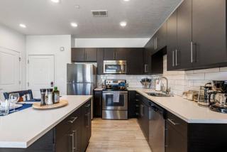 Luxury 1Bd 1Ba Apt- Free Prkng Pool HotTub 24hrGym - Salt Lake City - 9