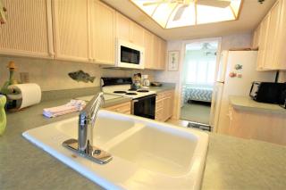 Gulf Front Beauty 2BD 2BA w Bonus Room Sand Castle - 4