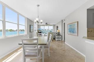 Bahia Vista Corner Unit Beautiful View - 7