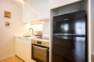 2 Bath Modern Suite Pagrati Next to Stadium - 3