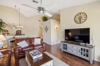 St Pete Isla Del Sol Vista Verde E 7 249 Pool 2 2 - Point Brittany - 7