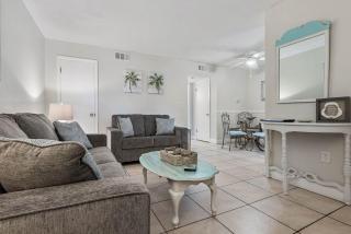 Waves 14 Condo Beautiful 1 Bedroom with Pool - 9