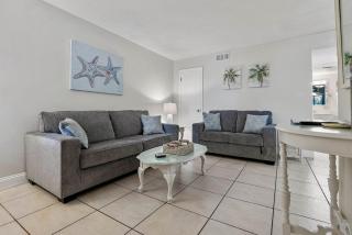 Waves 14 Condo Beautiful 1 Bedroom with Pool - St Pete Beach - 8